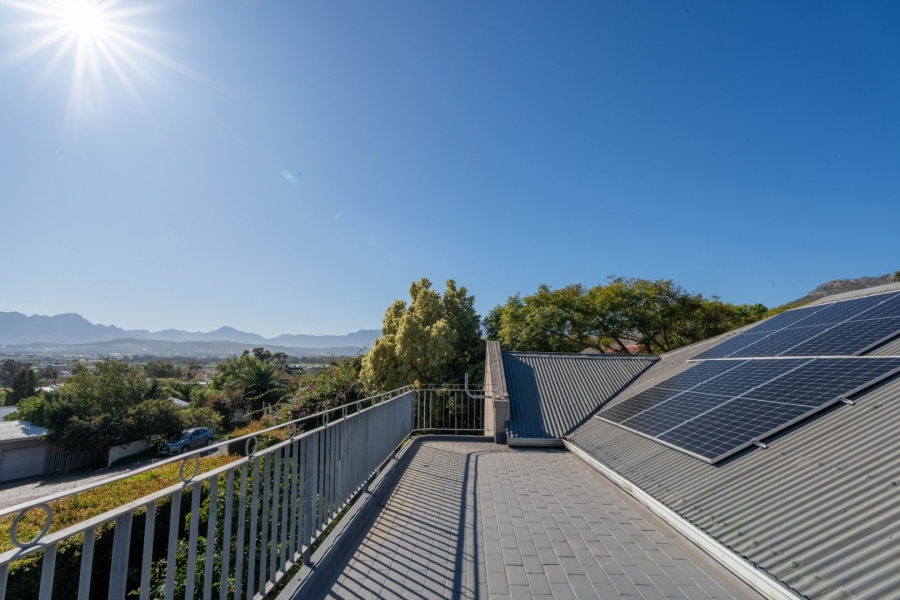 3 Bedroom Property for Sale in Mountainside Western Cape